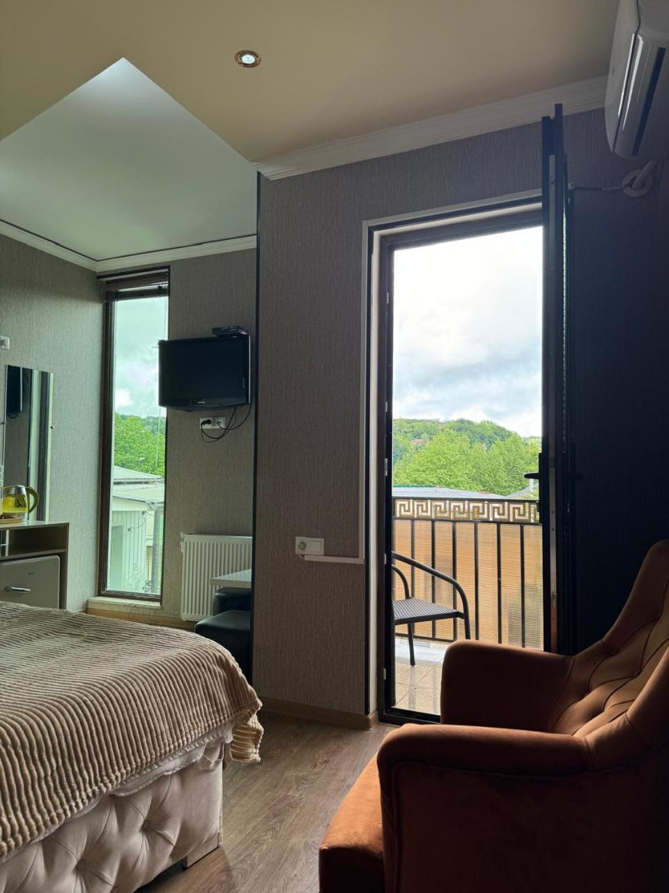 Aisi Kutaisi Hotell Eksteriør bilde