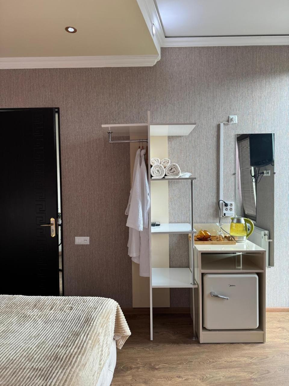 Aisi Kutaisi Hotell Eksteriør bilde