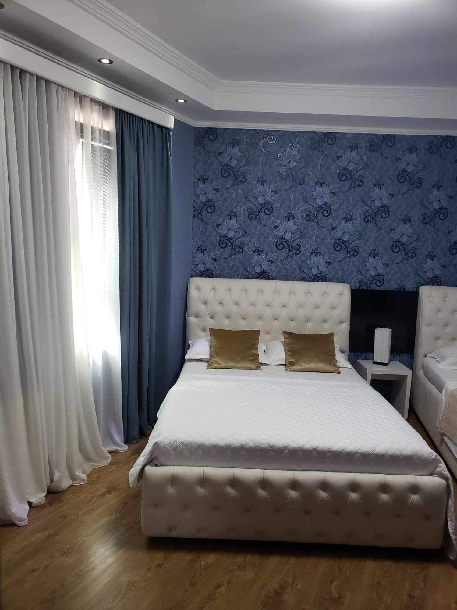 Aisi Kutaisi Hotell Eksteriør bilde
