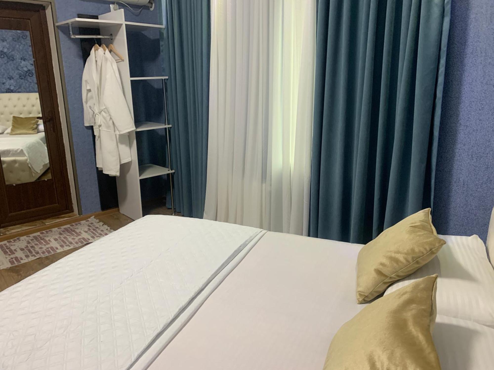 Aisi Kutaisi Hotell Eksteriør bilde